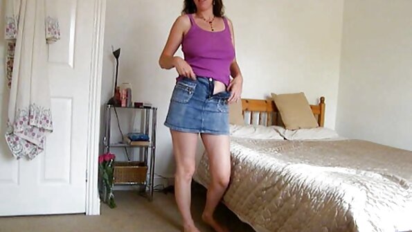 Erfahrene Mutter mag sexfilme mit frauen über 50 den Kerl mit dem Mund im Schlafzimmer