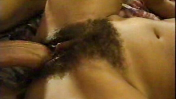 frau mit großem sexfilme mit reifen frauen kostenlos Arsch fickt anal mit einem jungen Mann.