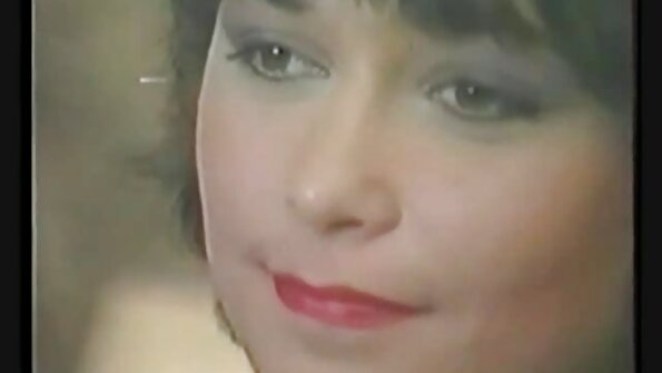 Küss pornofilme reife frauen den Kuss eines energischen schwarzen Verbrechers mit der Polizei