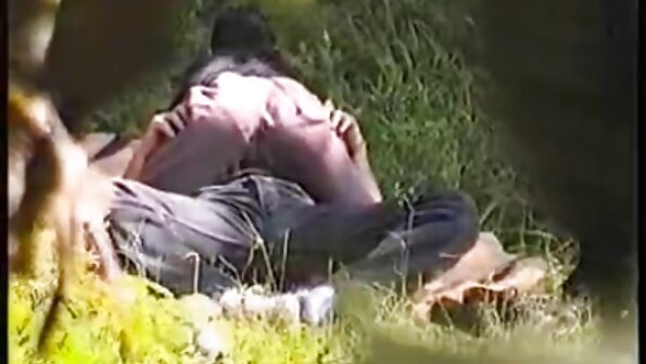 nach pornofilme reife frauen Hause gebracht, um ein Mädchen von der Straße zu küssen