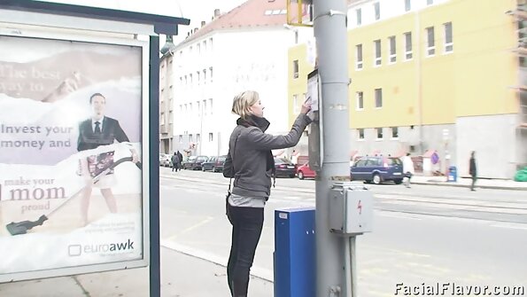 Dicker Mann deutsche sex filme mit alten frauen mit seiner Frau zu Hause.