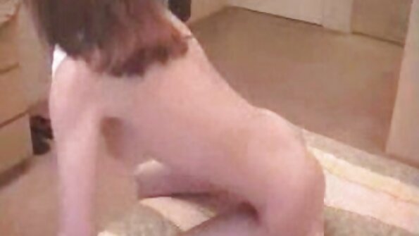 Ein Mädchen mit einer kostenlose pornofilme von reifen frauen großen Beute griff ihren Freund an