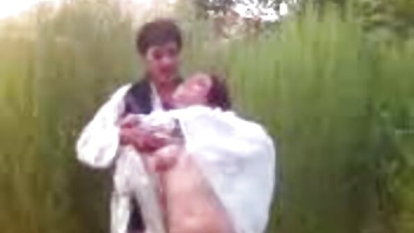 Ein sex filme reife frauen warmer Mulatte nahm mit Vergnügen die Samen in den Mund
