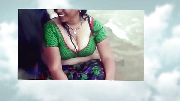 Bezaubernde Schönheit gibt sich sexfilme mit reifen frauen einen Kuss auf den Mund