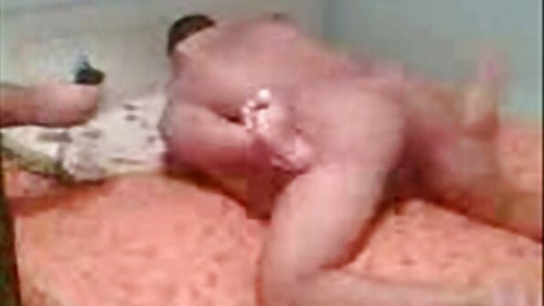 der tätowierte Herr, der sexfilme mit frauen über 50 Schwanz lutschte