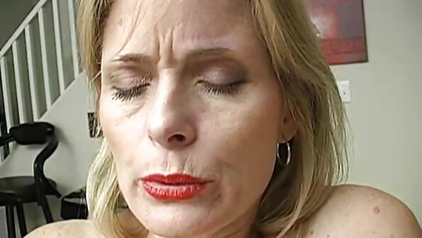 Mädchen lutschten Kerl reife sexfilme nach einer kurzen Pause an Zigaretten